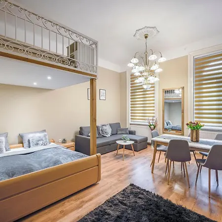 Corvin By Nw * Budapesta